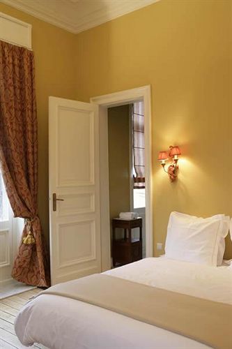 't Kasteel&'t Koetshuys 2* Veurne